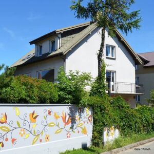 Widok na dom od ul. Dettlaffa